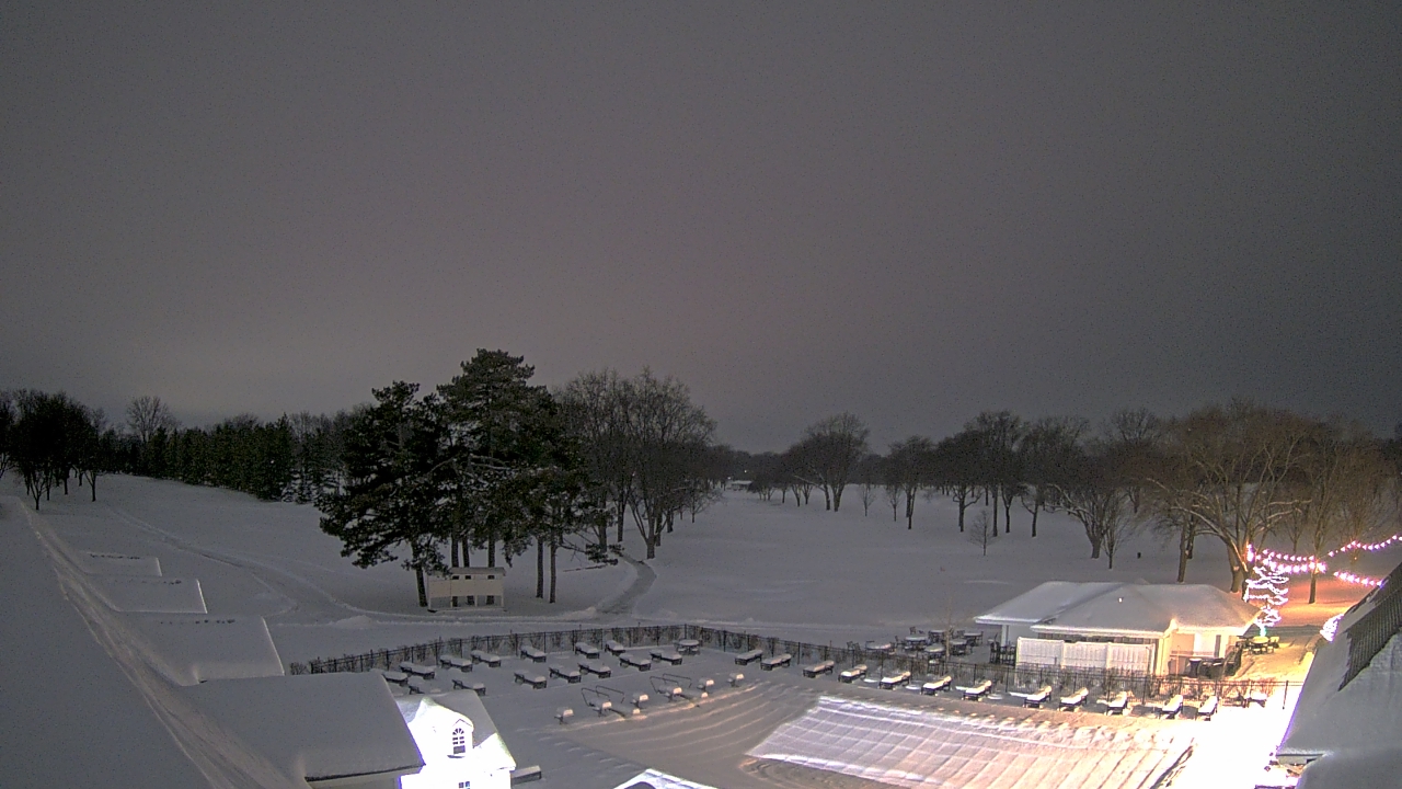 Thumbnail for current weather camera view from Crystal Lake Country Club in Crystal Lake, Illinois
