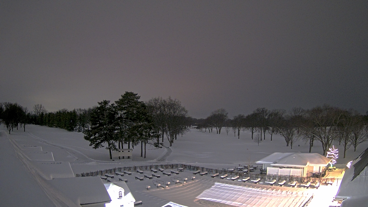 Thumbnail for current weather camera view from Crystal Lake Country Club in Crystal Lake, Illinois