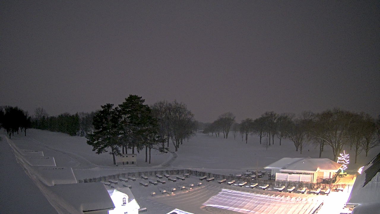 Thumbnail for current weather camera view from Crystal Lake Country Club in Crystal Lake, Illinois