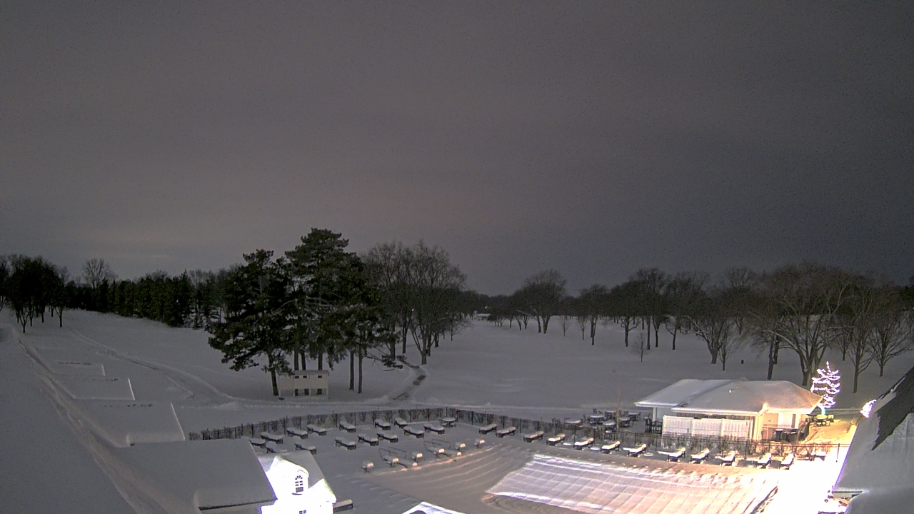 Thumbnail for current weather camera view from Crystal Lake Country Club in Crystal Lake, Illinois