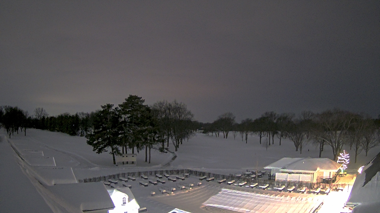 Thumbnail for current weather camera view from Crystal Lake Country Club in Crystal Lake, Illinois