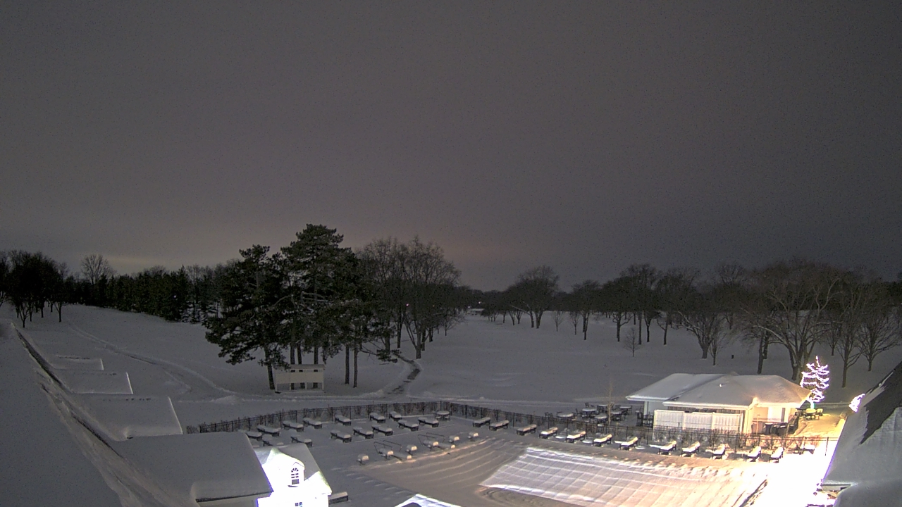 Thumbnail for current weather camera view from Crystal Lake Country Club in Crystal Lake, Illinois