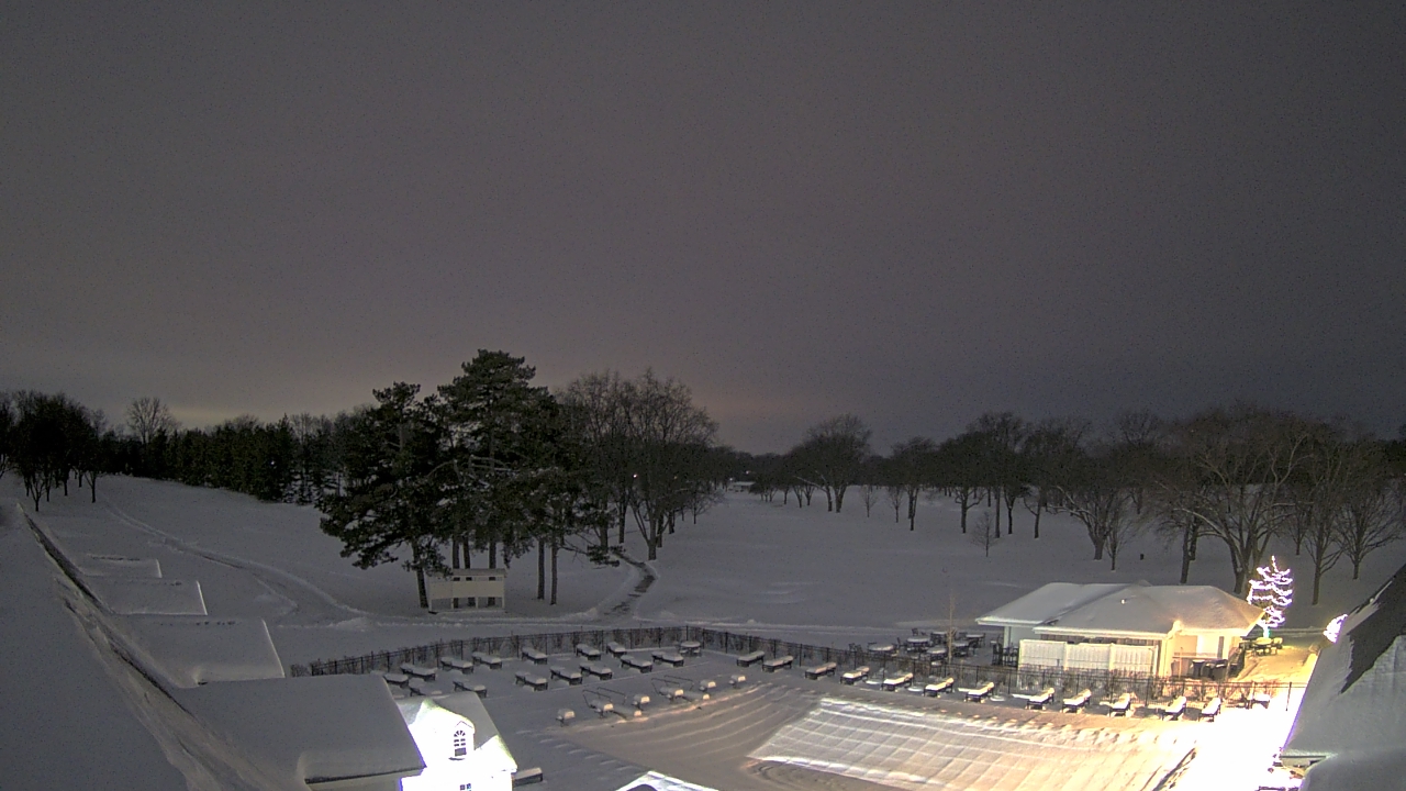 Thumbnail for current weather camera view from Crystal Lake Country Club in Crystal Lake, Illinois
