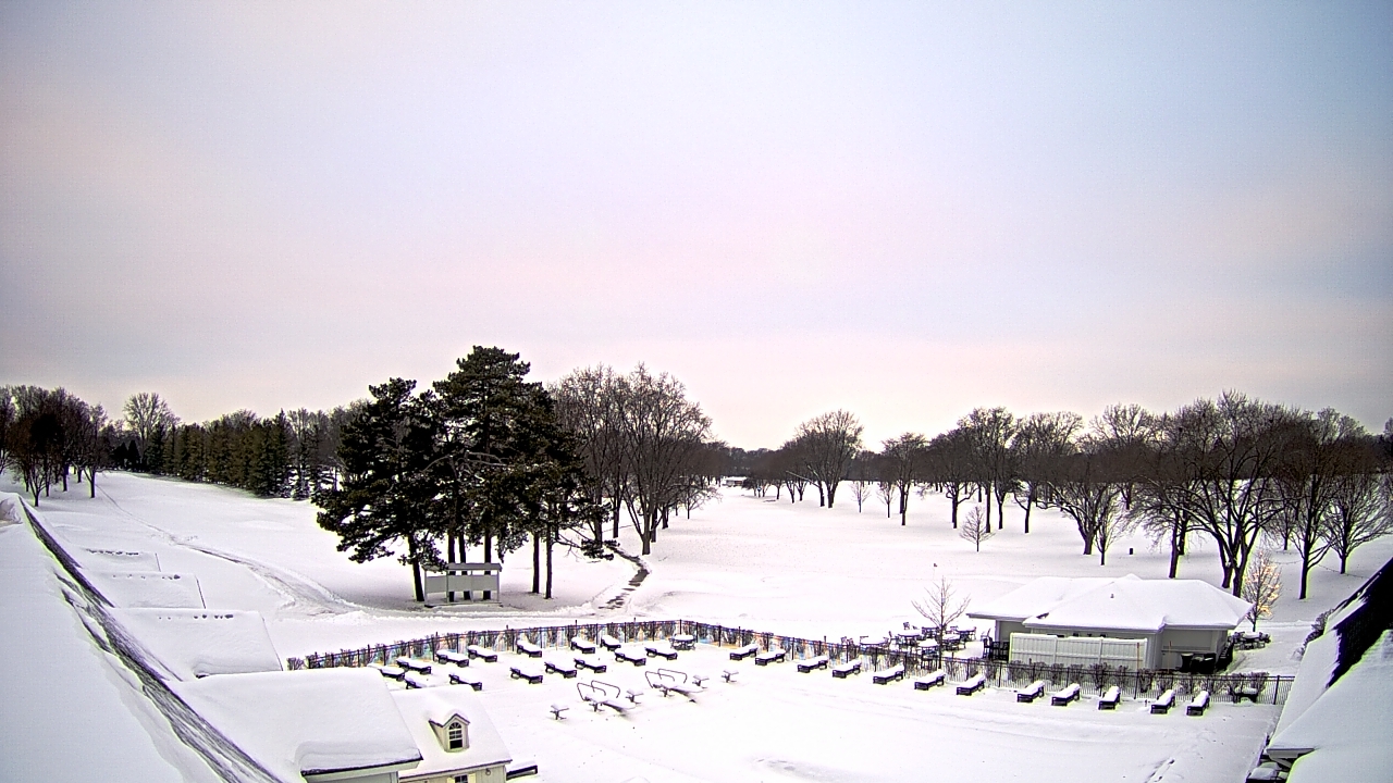 Thumbnail for current weather camera view from Crystal Lake Country Club in Crystal Lake, Illinois