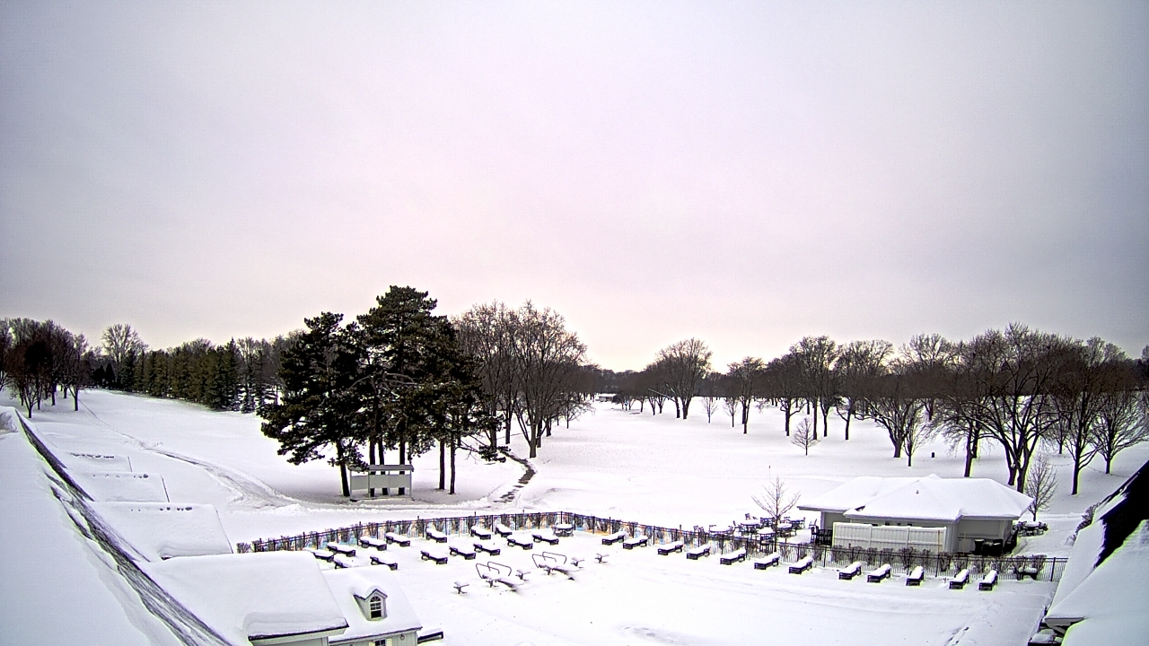 Thumbnail for current weather camera view from Crystal Lake Country Club in Crystal Lake, Illinois