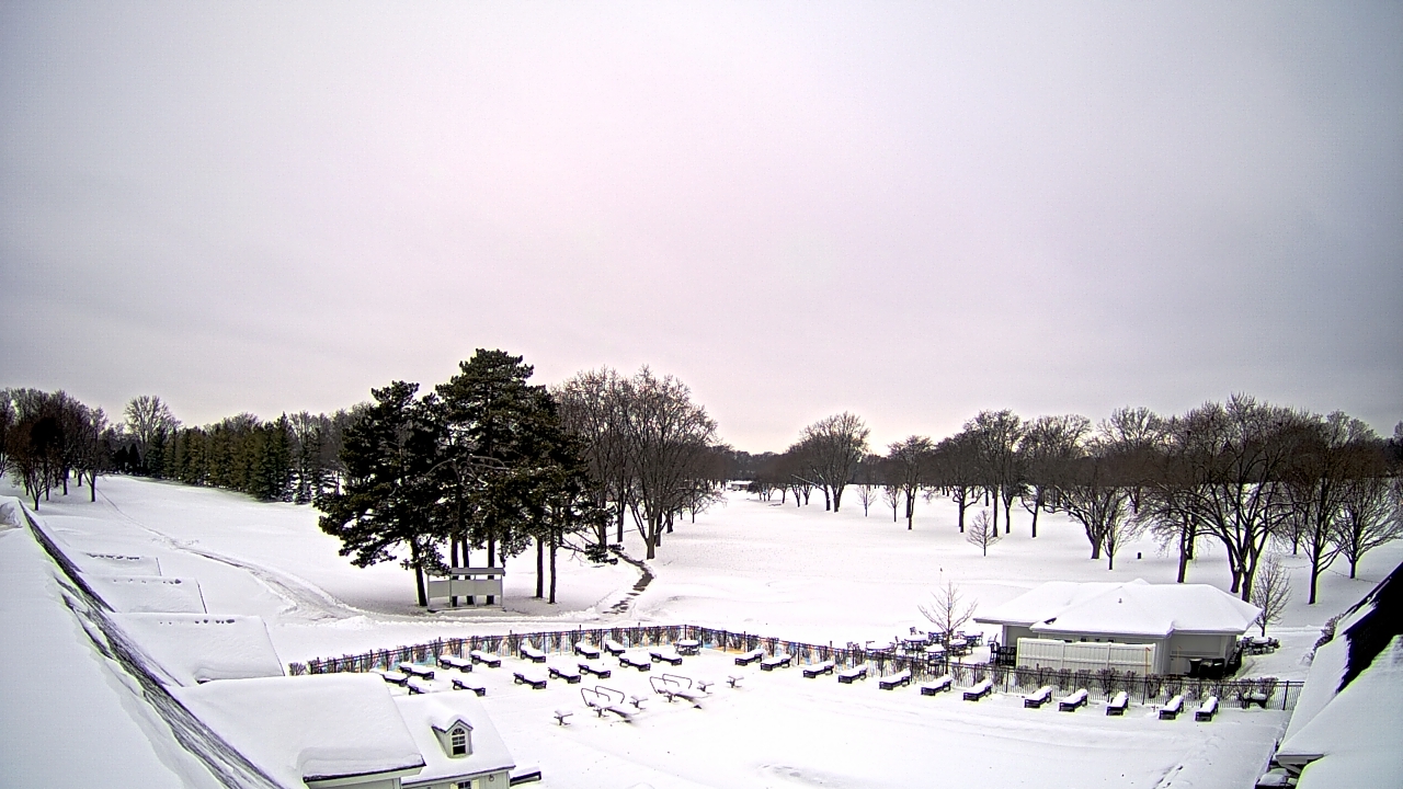 Thumbnail for current weather camera view from Crystal Lake Country Club in Crystal Lake, Illinois