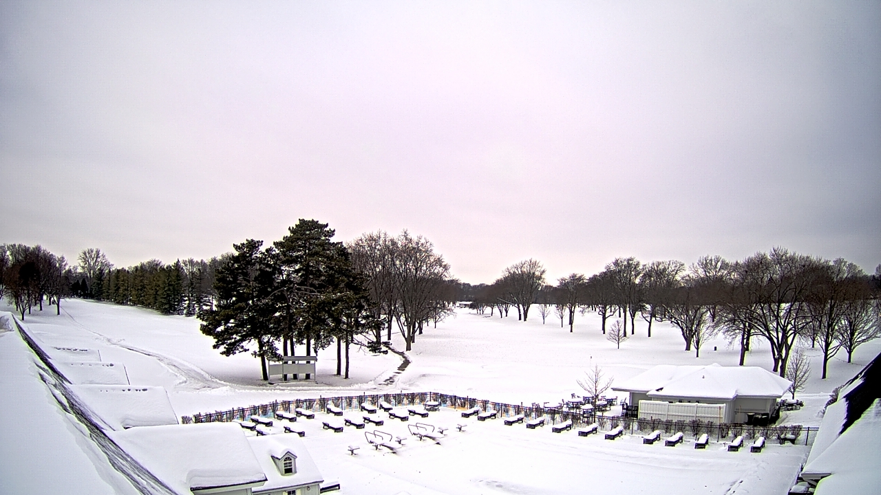Thumbnail for current weather camera view from Crystal Lake Country Club in Crystal Lake, Illinois