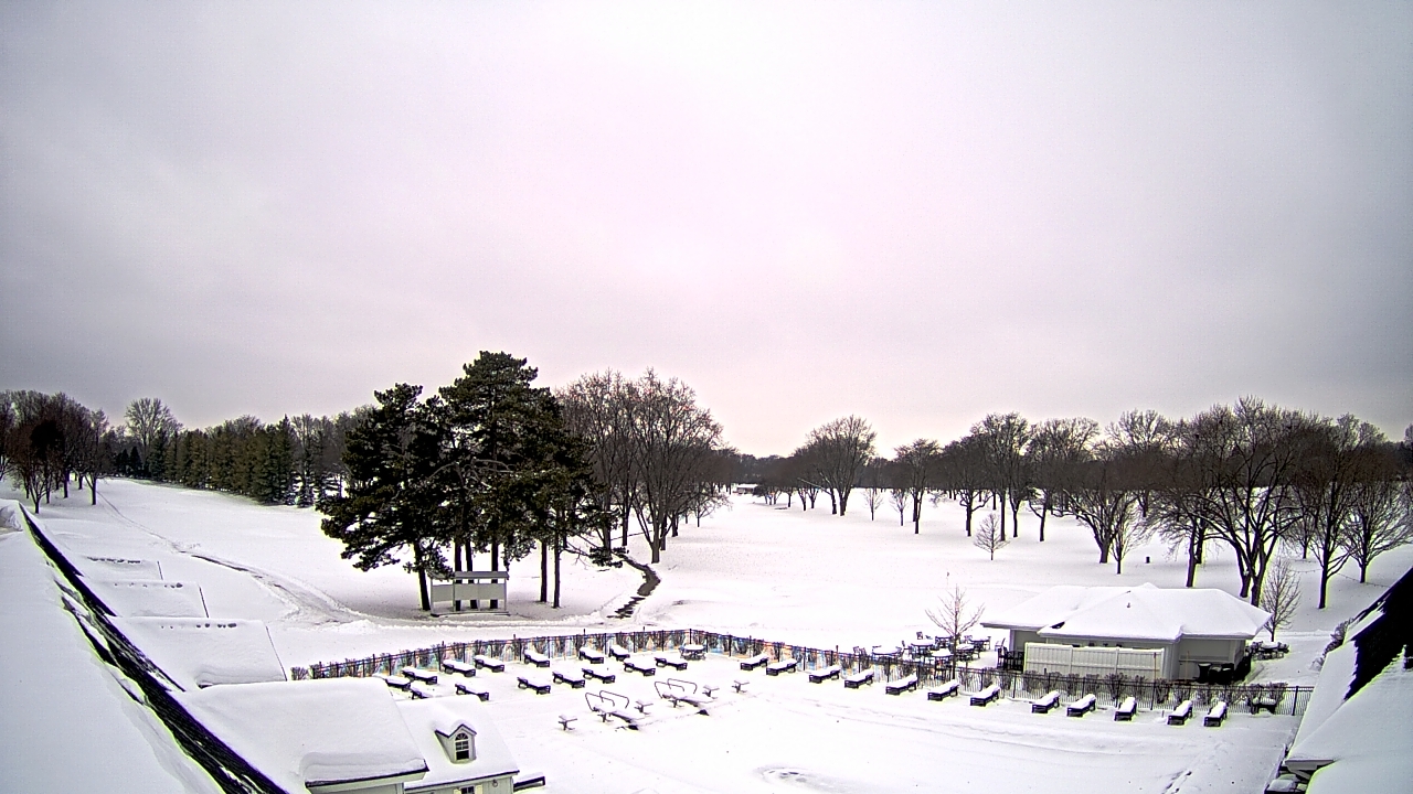 Thumbnail for current weather camera view from Crystal Lake Country Club in Crystal Lake, Illinois