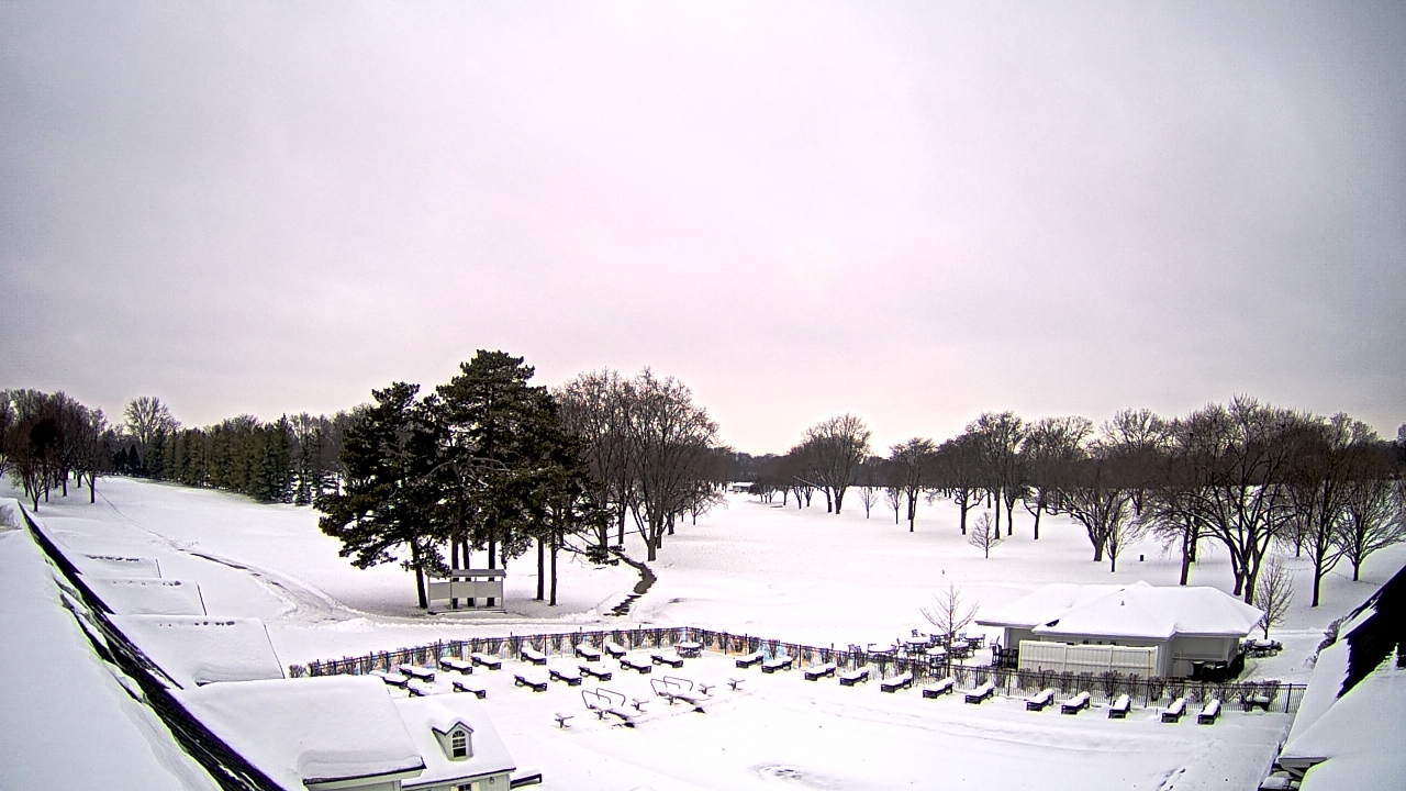 Thumbnail for current weather camera view from Crystal Lake Country Club in Crystal Lake, Illinois