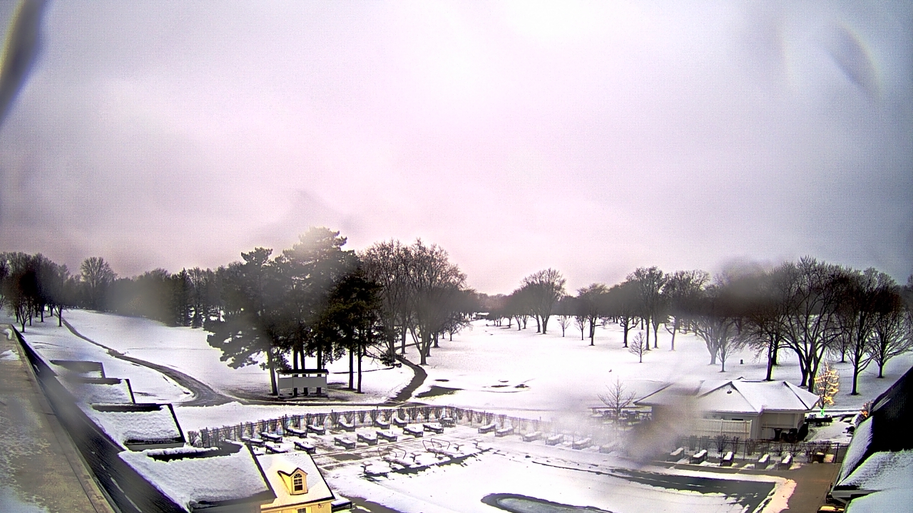 Thumbnail for current weather camera view from Crystal Lake Country Club in Crystal Lake, Illinois