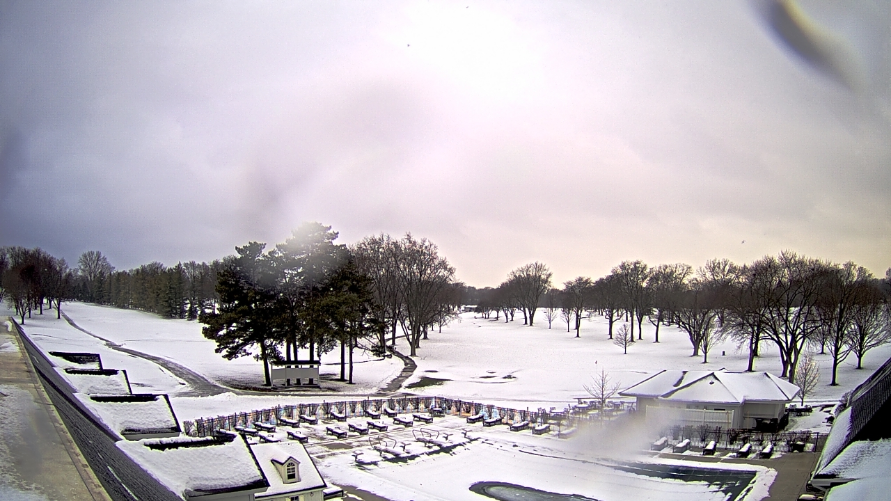Thumbnail for current weather camera view from Crystal Lake Country Club in Crystal Lake, Illinois