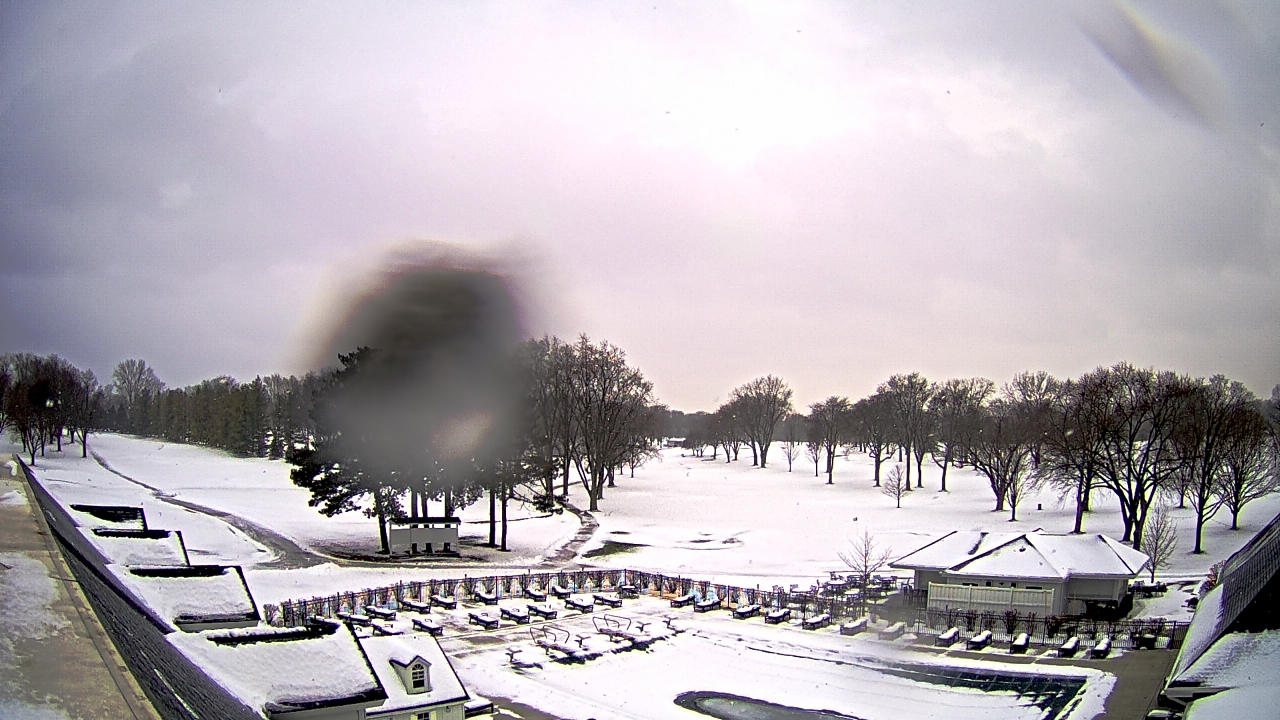 Thumbnail for current weather camera view from Crystal Lake Country Club in Crystal Lake, Illinois