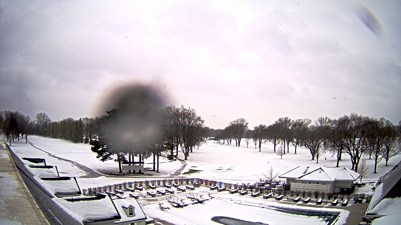 Thumbnail for current weather camera view from Crystal Lake Country Club in Crystal Lake, Illinois