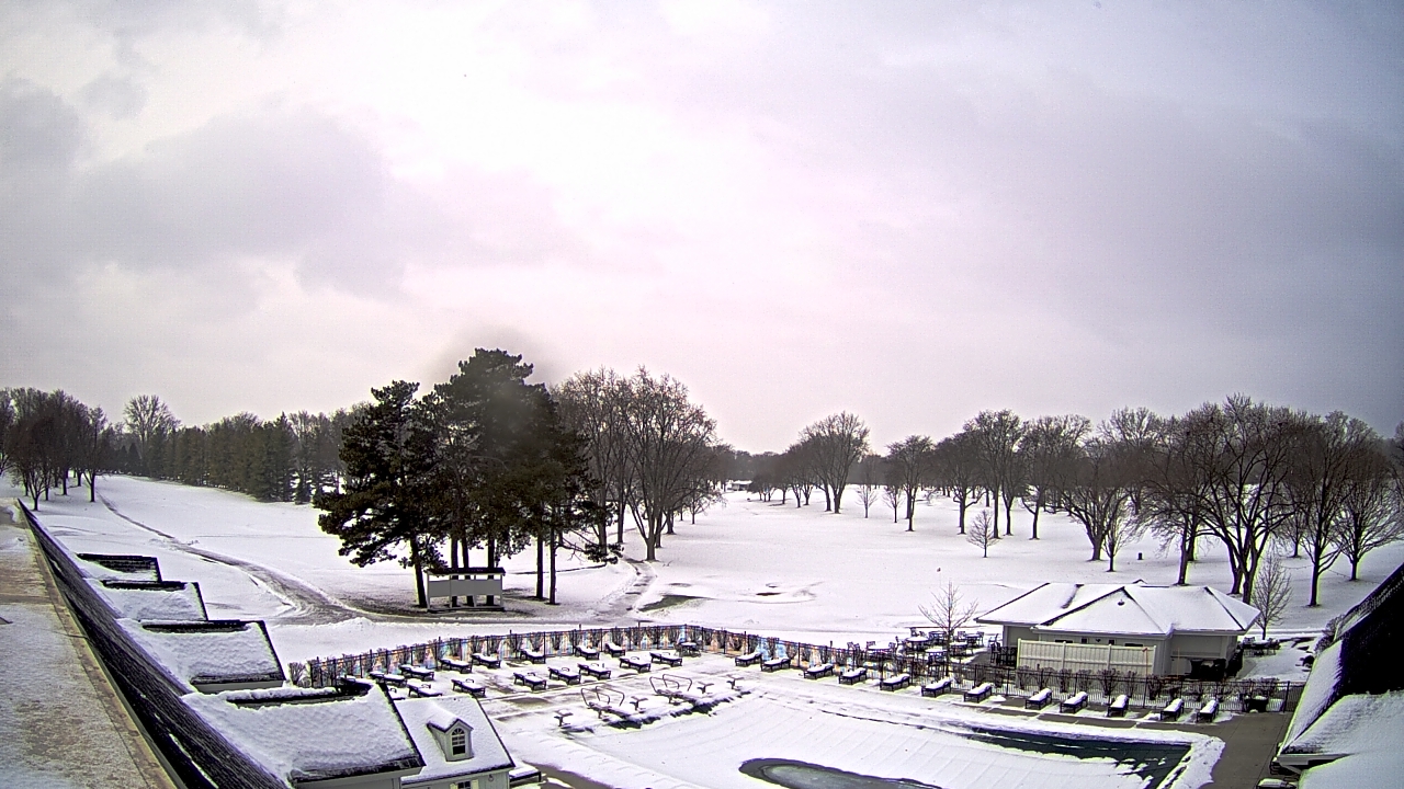 Thumbnail for current weather camera view from Crystal Lake Country Club in Crystal Lake, Illinois