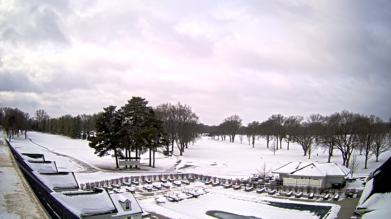 Thumbnail for current weather camera view from Crystal Lake Country Club in Crystal Lake, Illinois