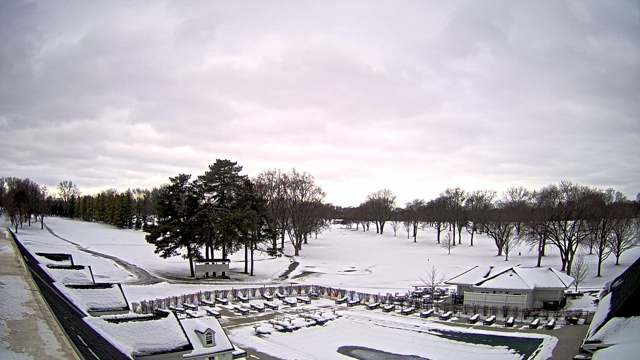 Thumbnail for current weather camera view from Crystal Lake Country Club in Crystal Lake, Illinois
