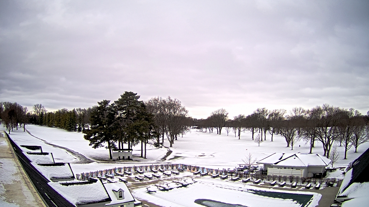 Thumbnail for current weather camera view from Crystal Lake Country Club in Crystal Lake, Illinois