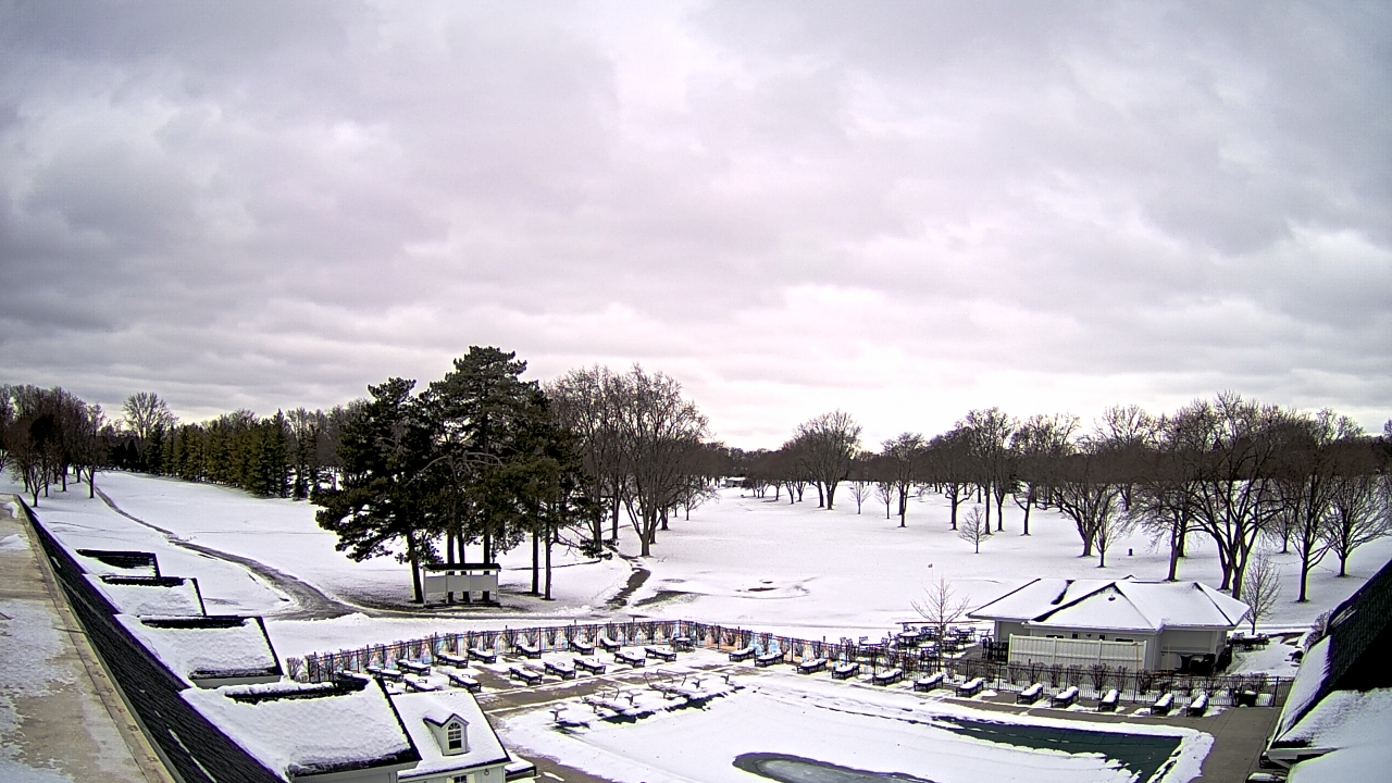 Thumbnail for current weather camera view from Crystal Lake Country Club in Crystal Lake, Illinois