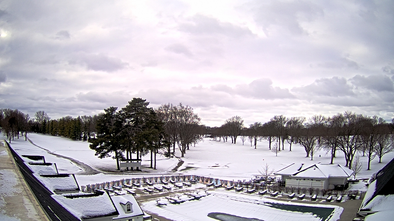 Thumbnail for current weather camera view from Crystal Lake Country Club in Crystal Lake, Illinois
