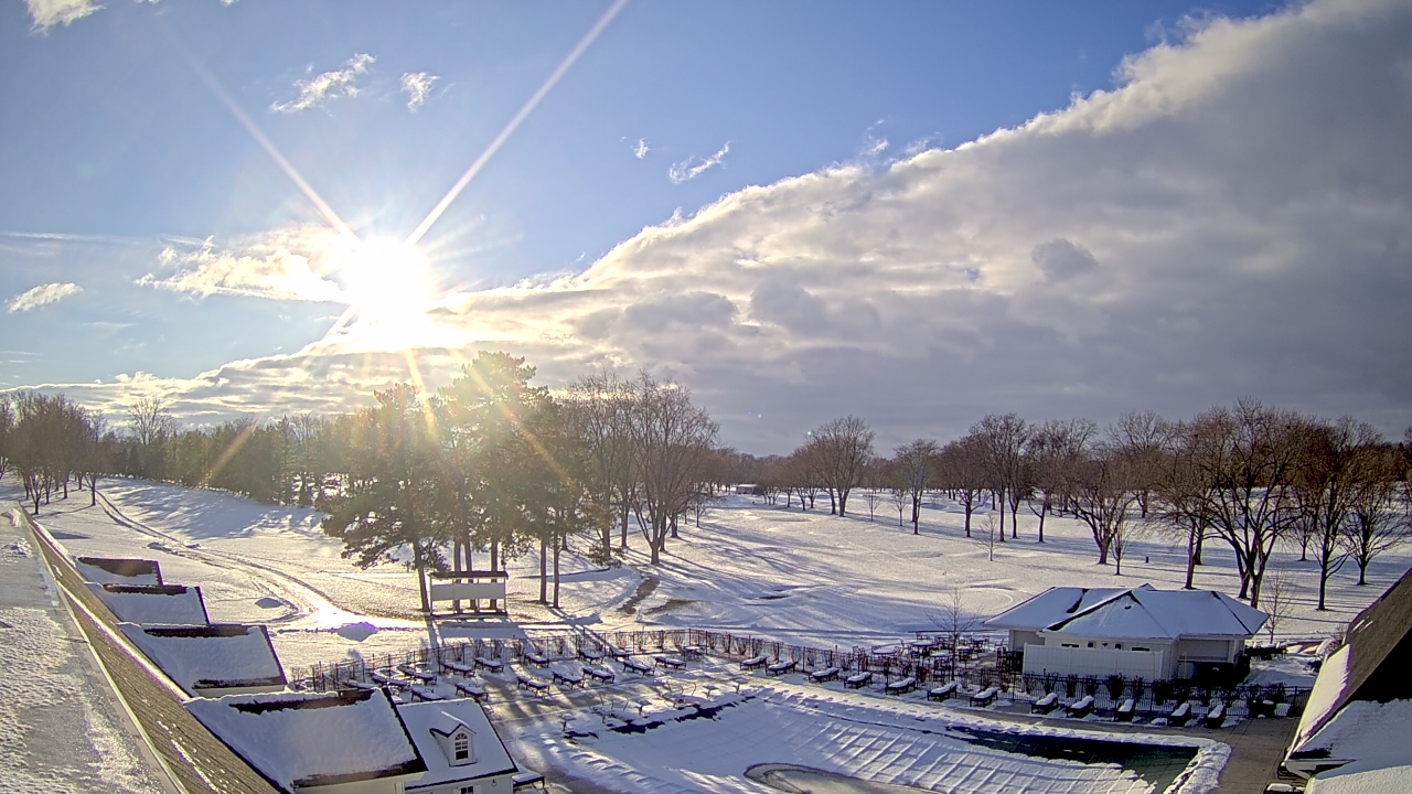 Thumbnail for current weather camera view from Crystal Lake Country Club in Crystal Lake, Illinois