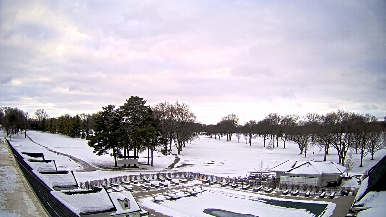 Thumbnail for current weather camera view from Crystal Lake Country Club in Crystal Lake, Illinois