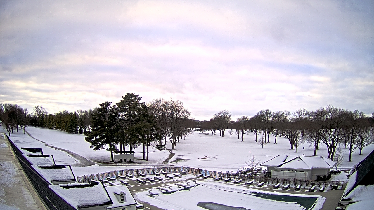Thumbnail for current weather camera view from Crystal Lake Country Club in Crystal Lake, Illinois