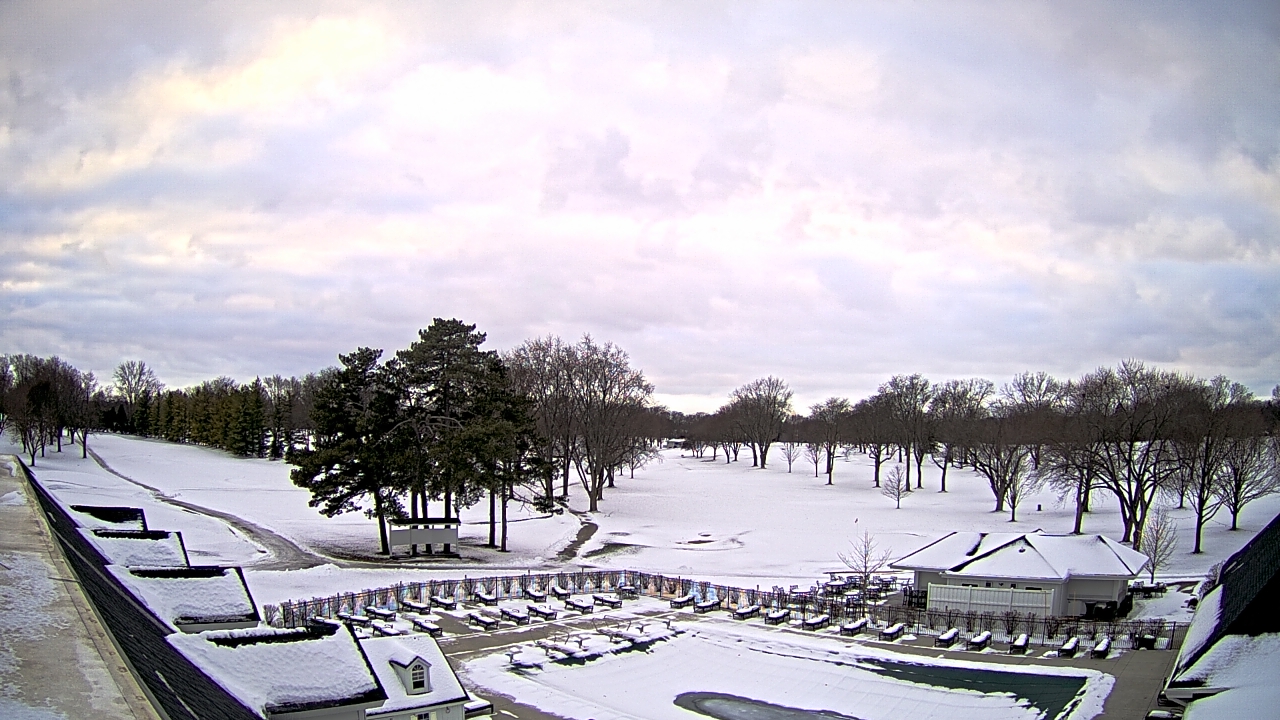 Thumbnail for current weather camera view from Crystal Lake Country Club in Crystal Lake, Illinois