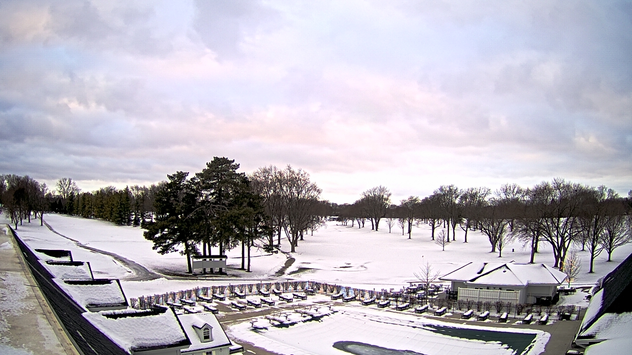 Thumbnail for current weather camera view from Crystal Lake Country Club in Crystal Lake, Illinois