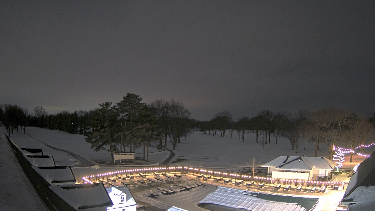 Thumbnail for current weather camera view from Crystal Lake Country Club in Crystal Lake, Illinois