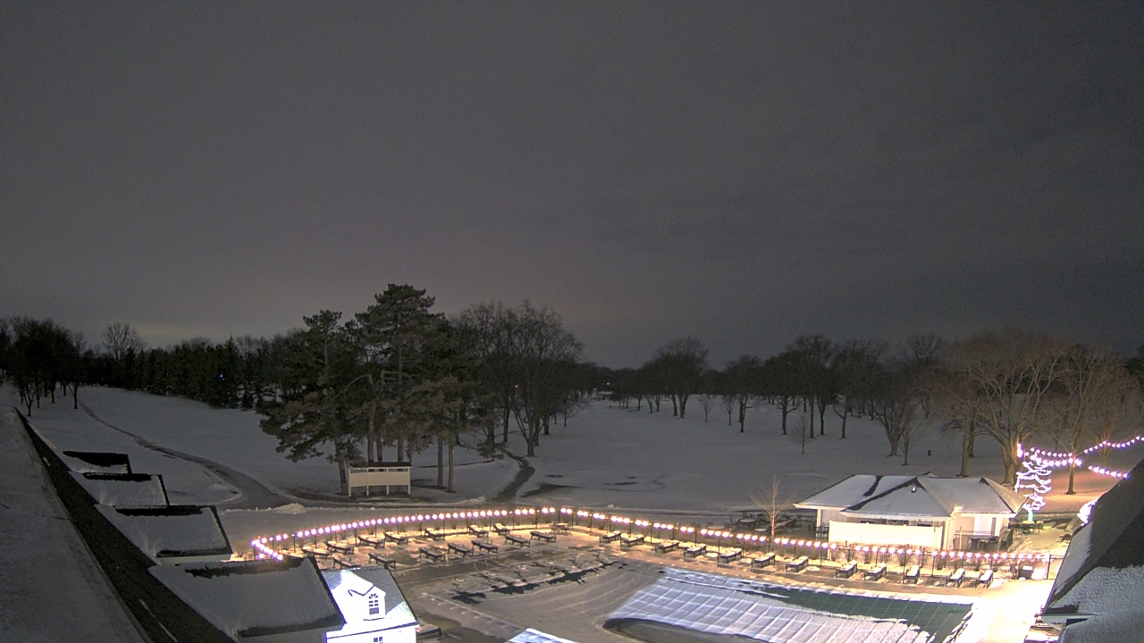 Thumbnail for current weather camera view from Crystal Lake Country Club in Crystal Lake, Illinois