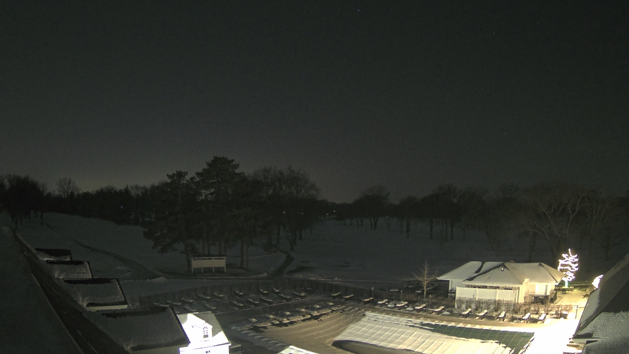 Thumbnail for current weather camera view from Crystal Lake Country Club in Crystal Lake, Illinois
