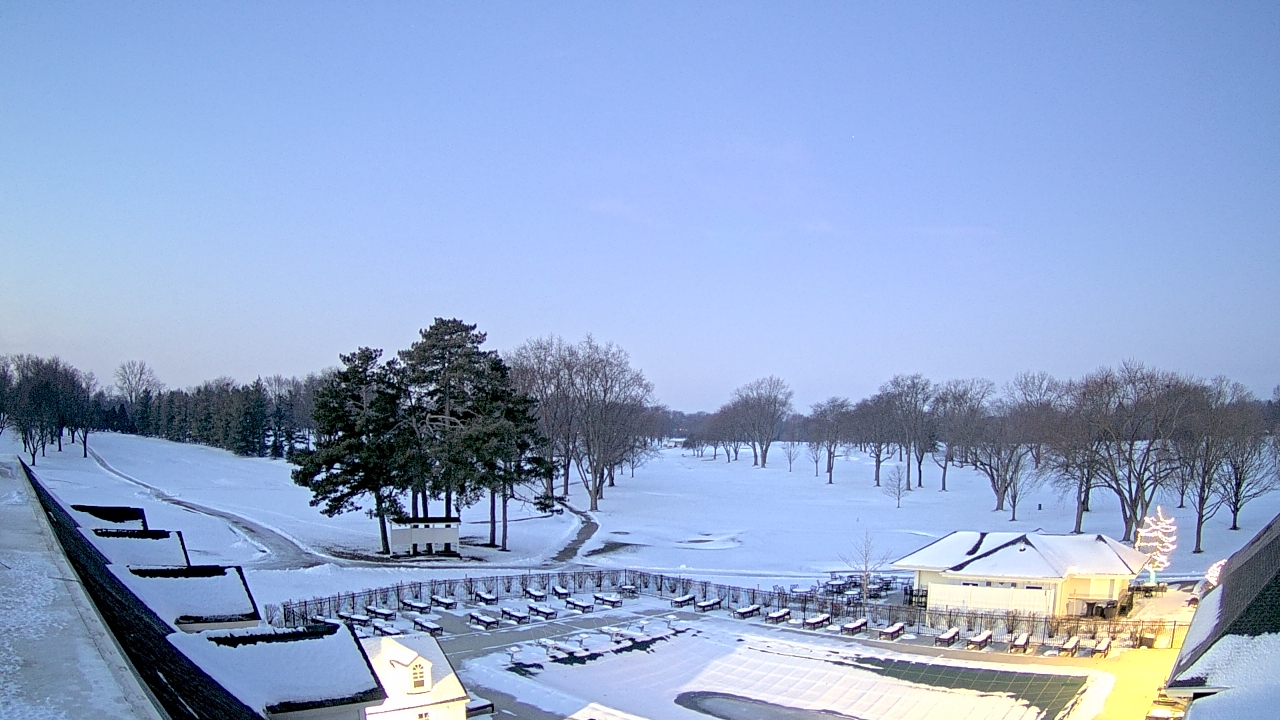 Thumbnail for current weather camera view from Crystal Lake Country Club in Crystal Lake, Illinois