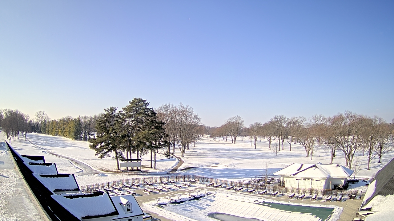 Thumbnail for current weather camera view from Crystal Lake Country Club in Crystal Lake, Illinois