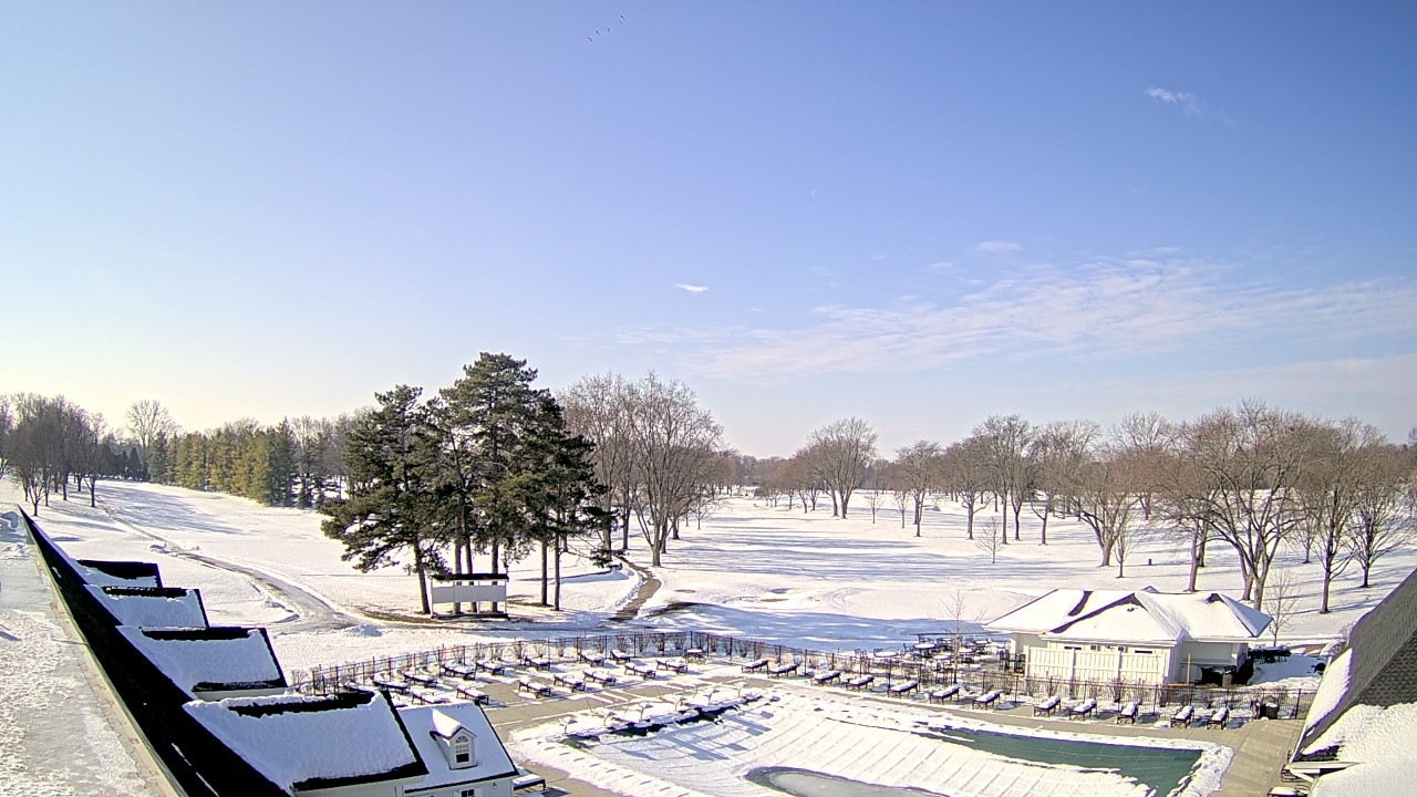 Thumbnail for current weather camera view from Crystal Lake Country Club in Crystal Lake, Illinois
