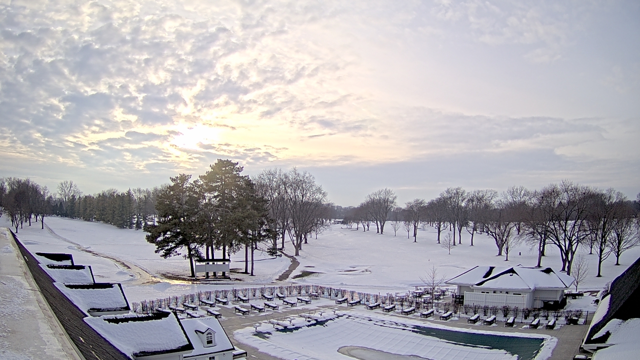 Thumbnail for current weather camera view from Crystal Lake Country Club in Crystal Lake, Illinois