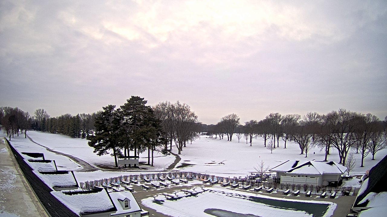 Thumbnail for current weather camera view from Crystal Lake Country Club in Crystal Lake, Illinois