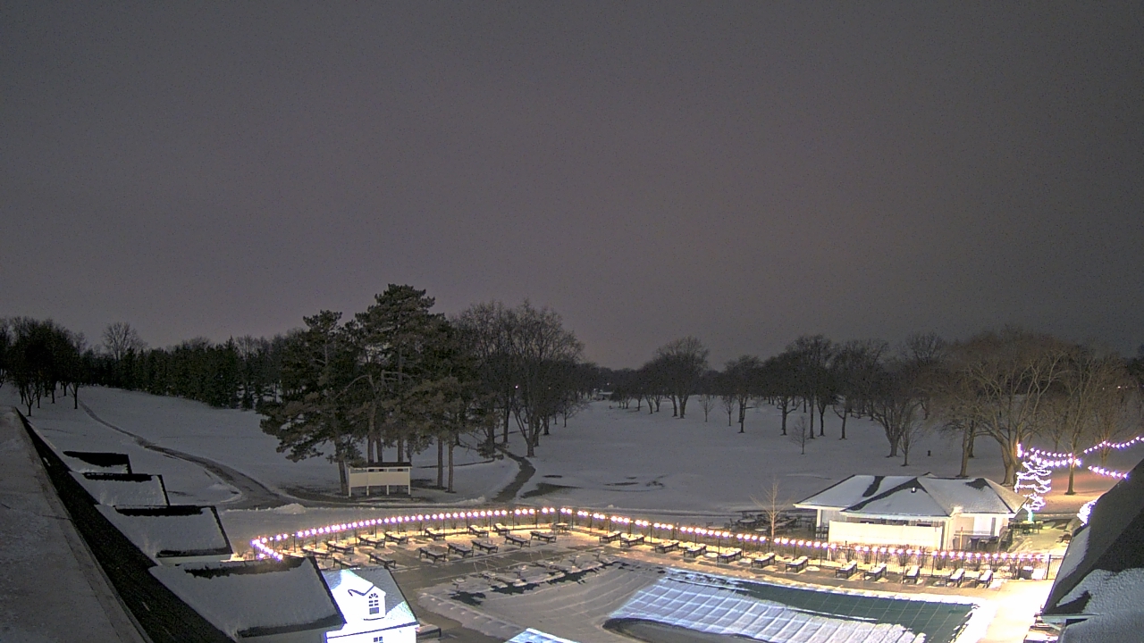 Thumbnail for current weather camera view from Crystal Lake Country Club in Crystal Lake, Illinois
