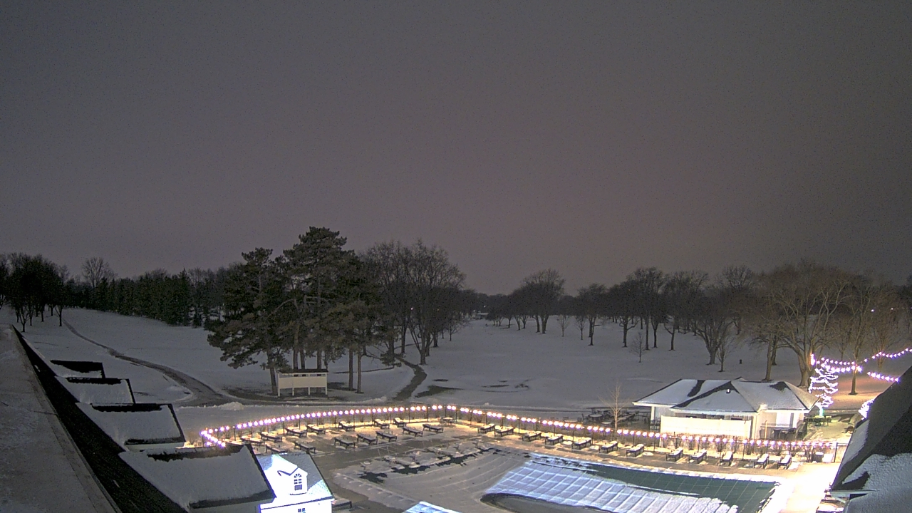 Thumbnail for current weather camera view from Crystal Lake Country Club in Crystal Lake, Illinois