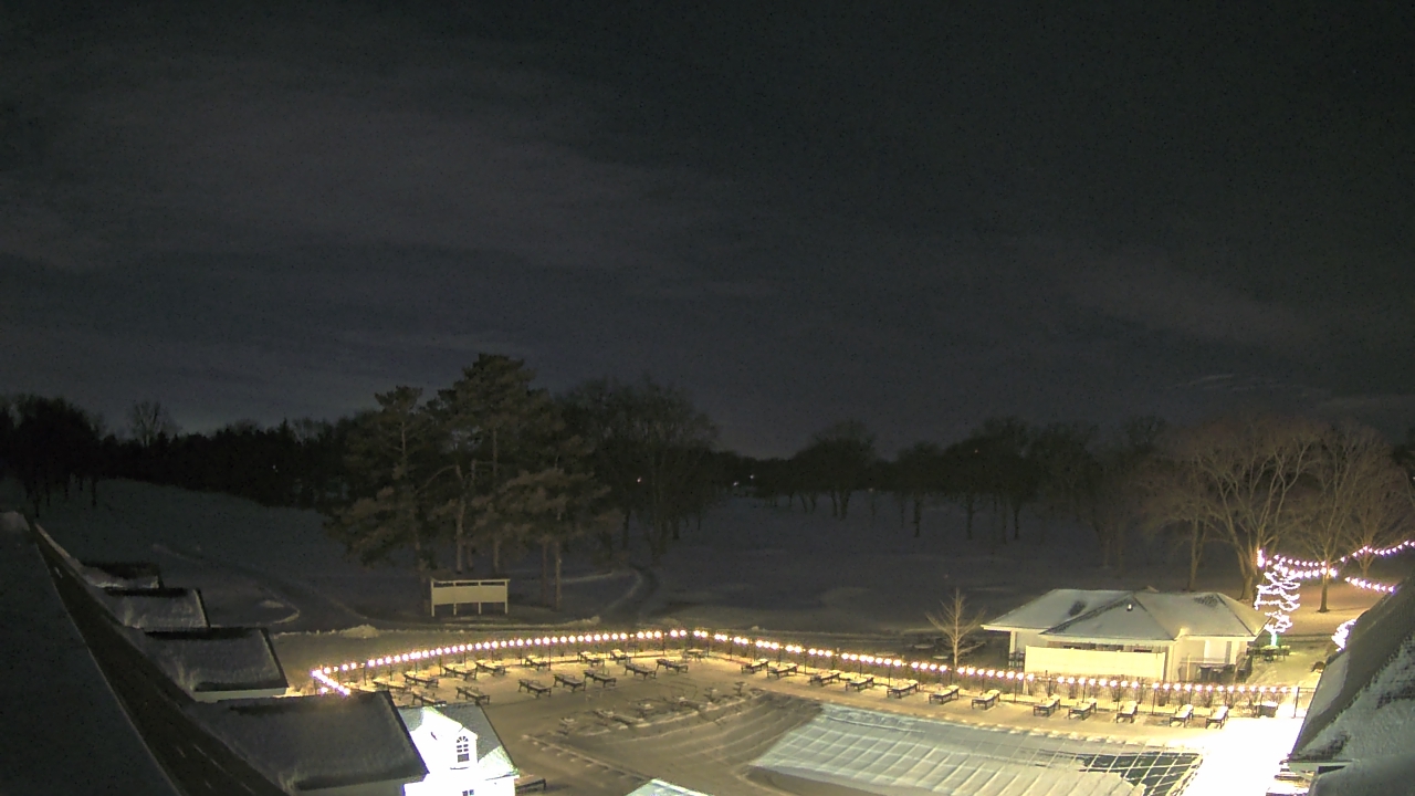 Thumbnail for current weather camera view from Crystal Lake Country Club in Crystal Lake, Illinois