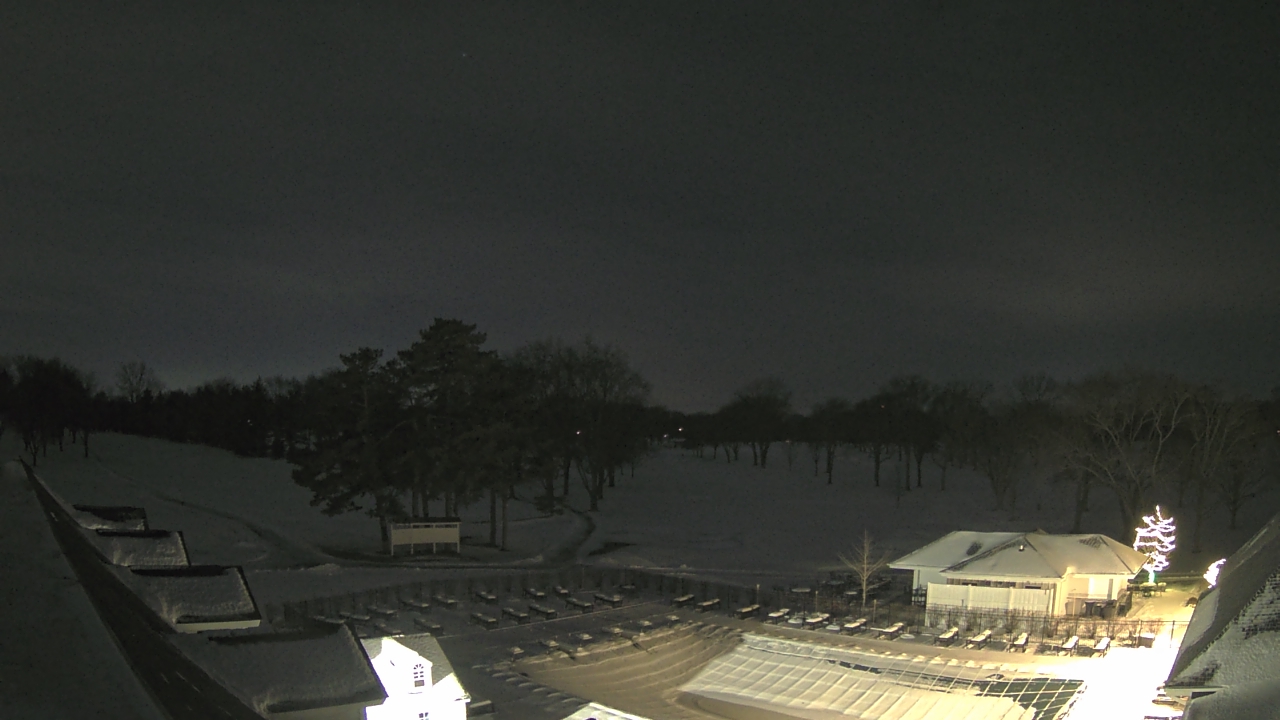 Thumbnail for current weather camera view from Crystal Lake Country Club in Crystal Lake, Illinois