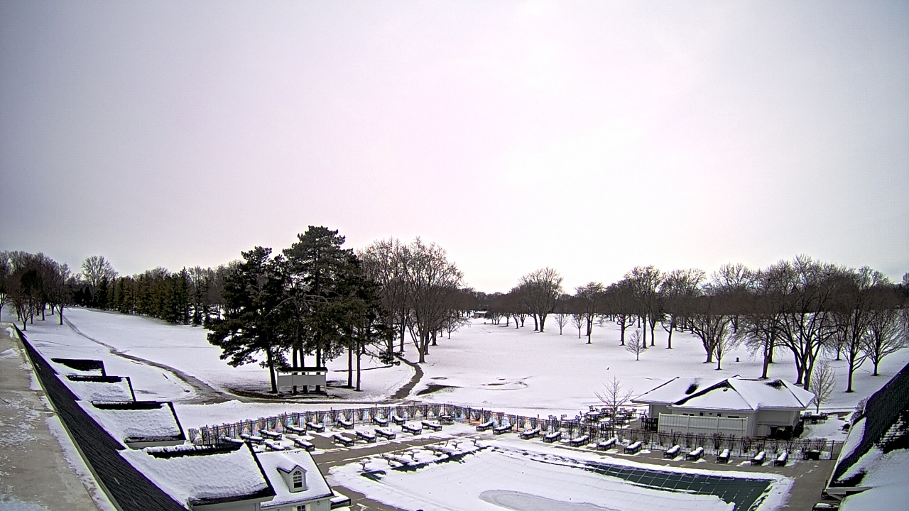 Thumbnail for current weather camera view from Crystal Lake Country Club in Crystal Lake, Illinois