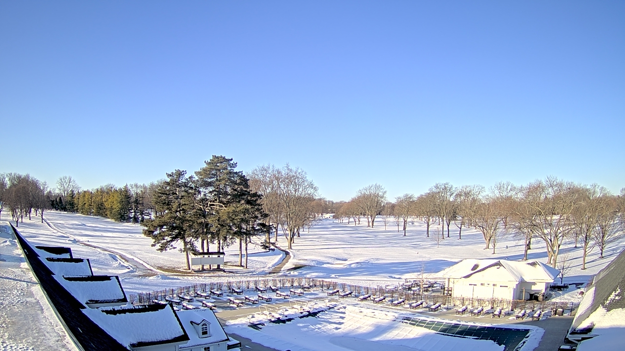 Thumbnail for current weather camera view from Crystal Lake Country Club in Crystal Lake, Illinois