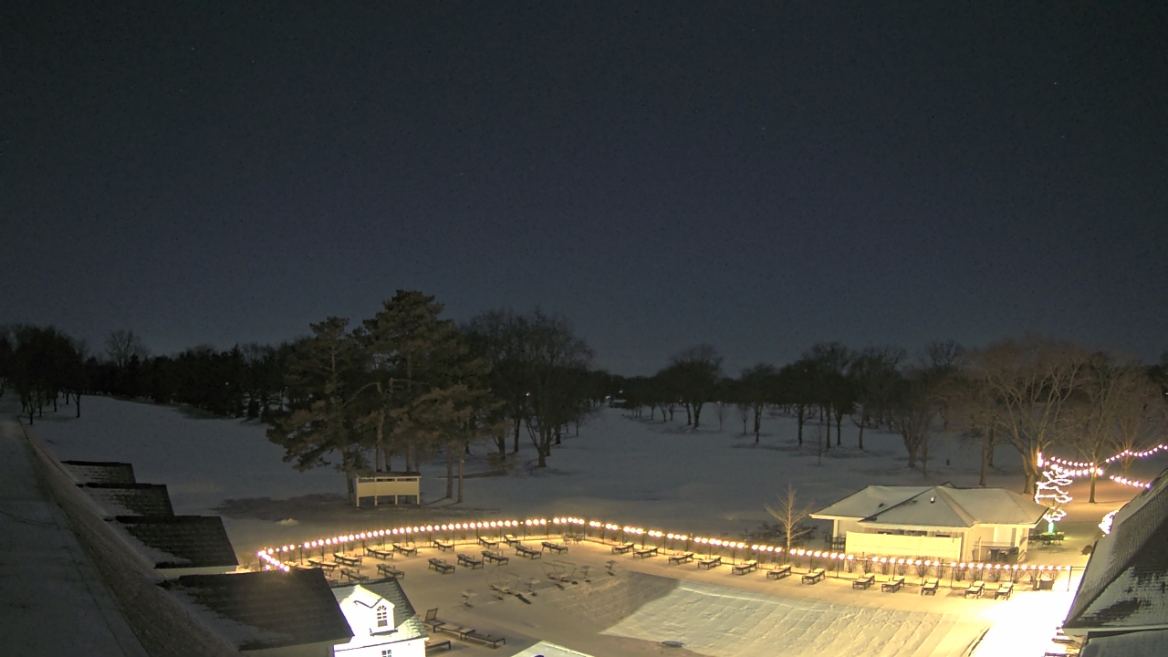 Thumbnail for current weather camera view from Crystal Lake Country Club in Crystal Lake, Illinois