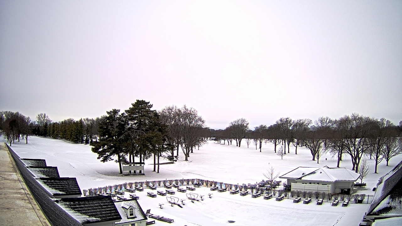 Thumbnail for current weather camera view from Crystal Lake Country Club in Crystal Lake, Illinois