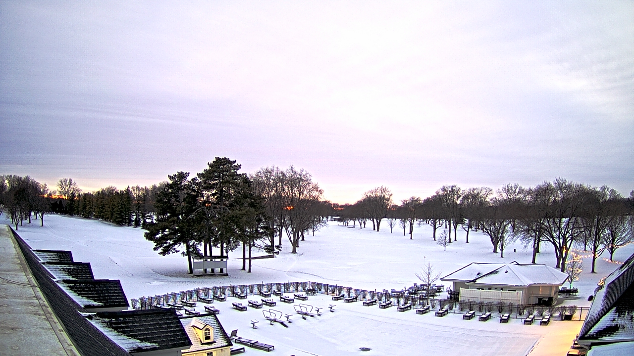 Thumbnail for current weather camera view from Crystal Lake Country Club in Crystal Lake, Illinois