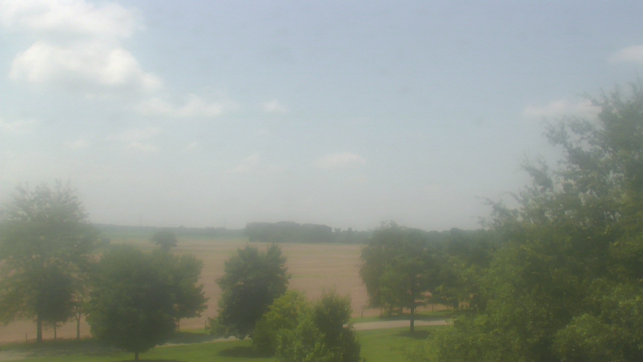 Thumbnail for current weather camera view from Walkers Bluff in Cambria, Illinois
