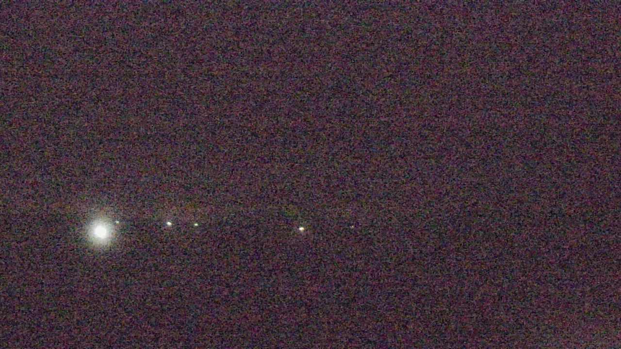 Thumbnail for current weather camera view from Walkers Bluff in Cambria, Illinois