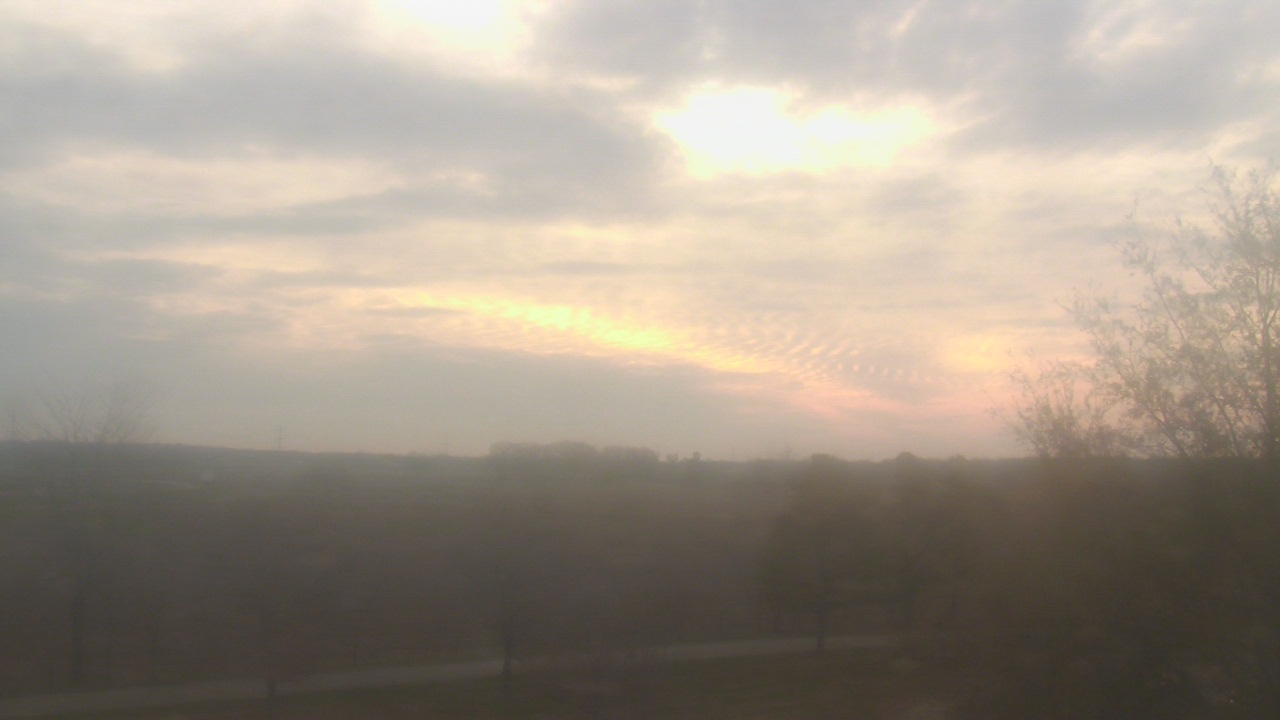 Thumbnail for current weather camera view from Walkers Bluff in Cambria, Illinois