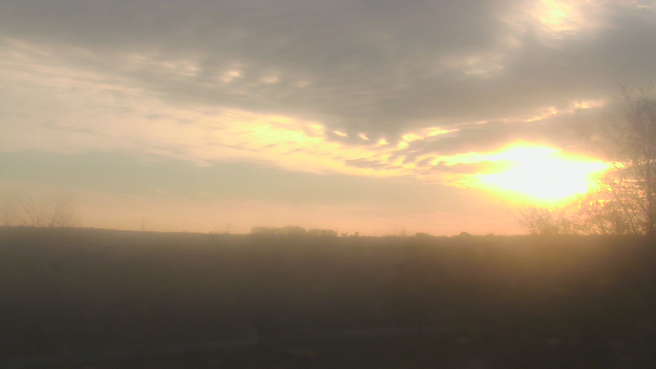 Thumbnail for current weather camera view from Walkers Bluff in Cambria, Illinois