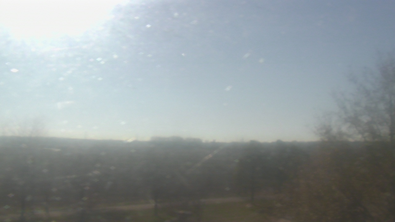 Thumbnail for current weather camera view from Walkers Bluff in Cambria, Illinois